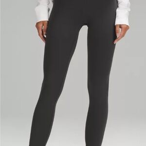 Lululemon Ladies Athletic Black Performance Leggings
Size 4/XS